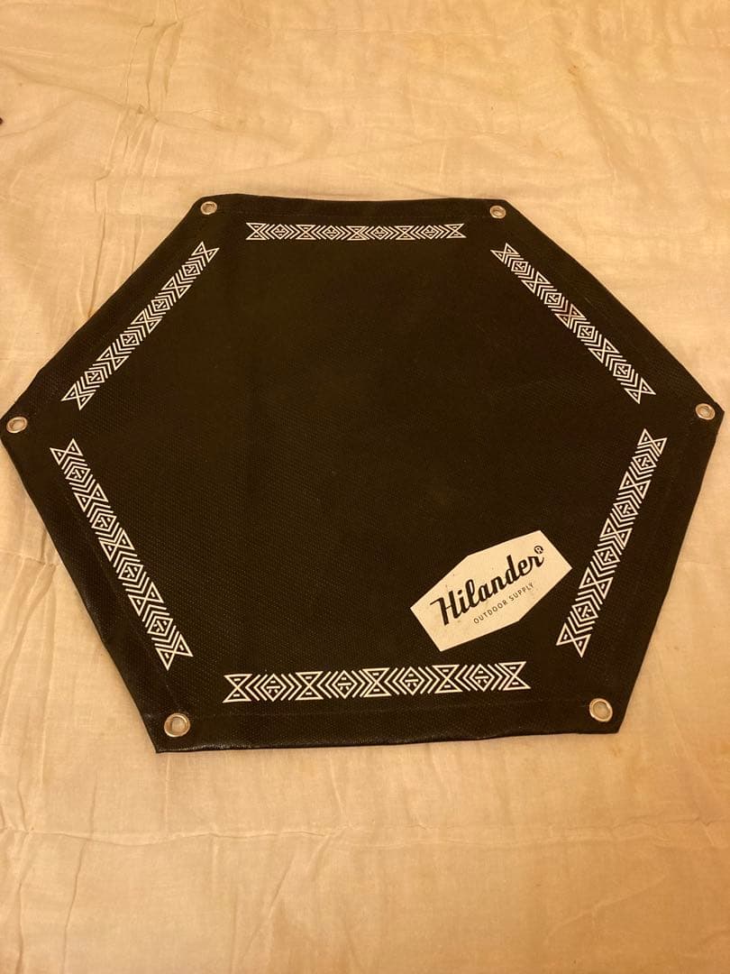 ハイランダー焚き火台　六花 ブラックエディション　専用梯形五徳と焚き火シート付き