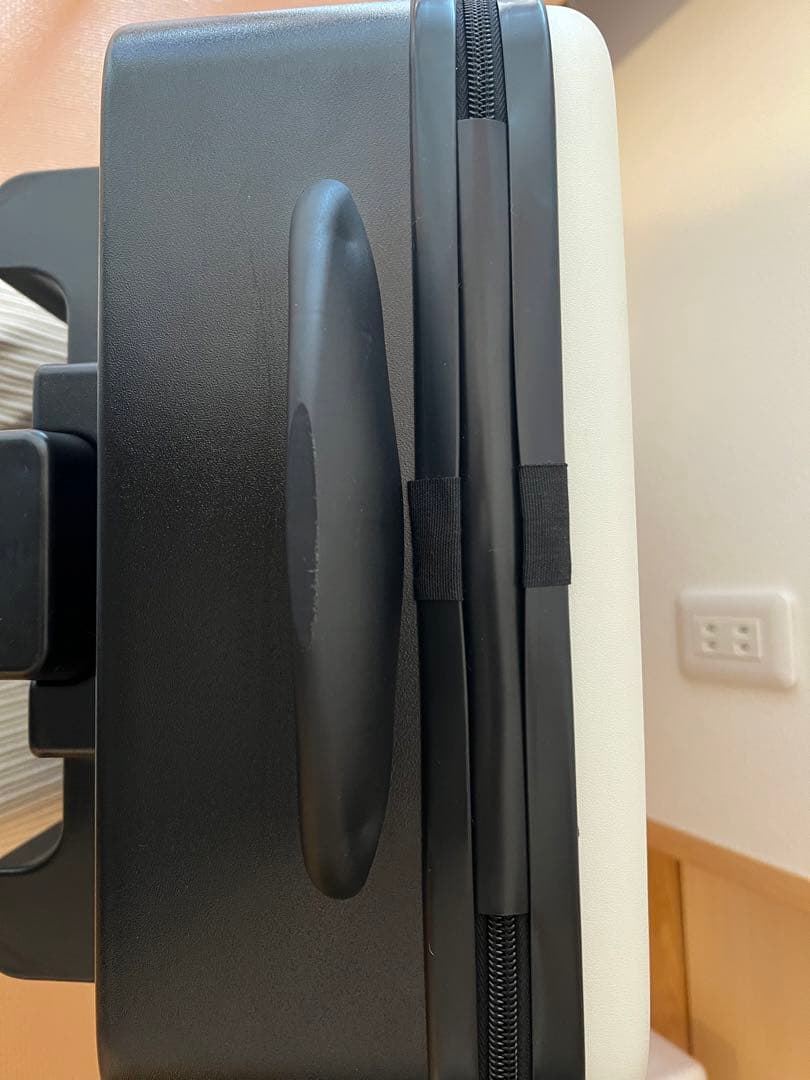 子供が乗れるキャリーケース キッズトラベルNEO ホワイト