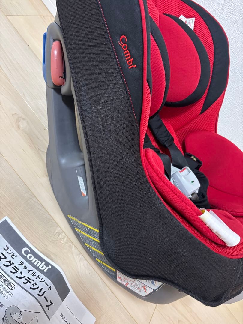 コンビ ミニマグランデ EG UB黒赤 チャイルドシート 軽量 - メルカリ