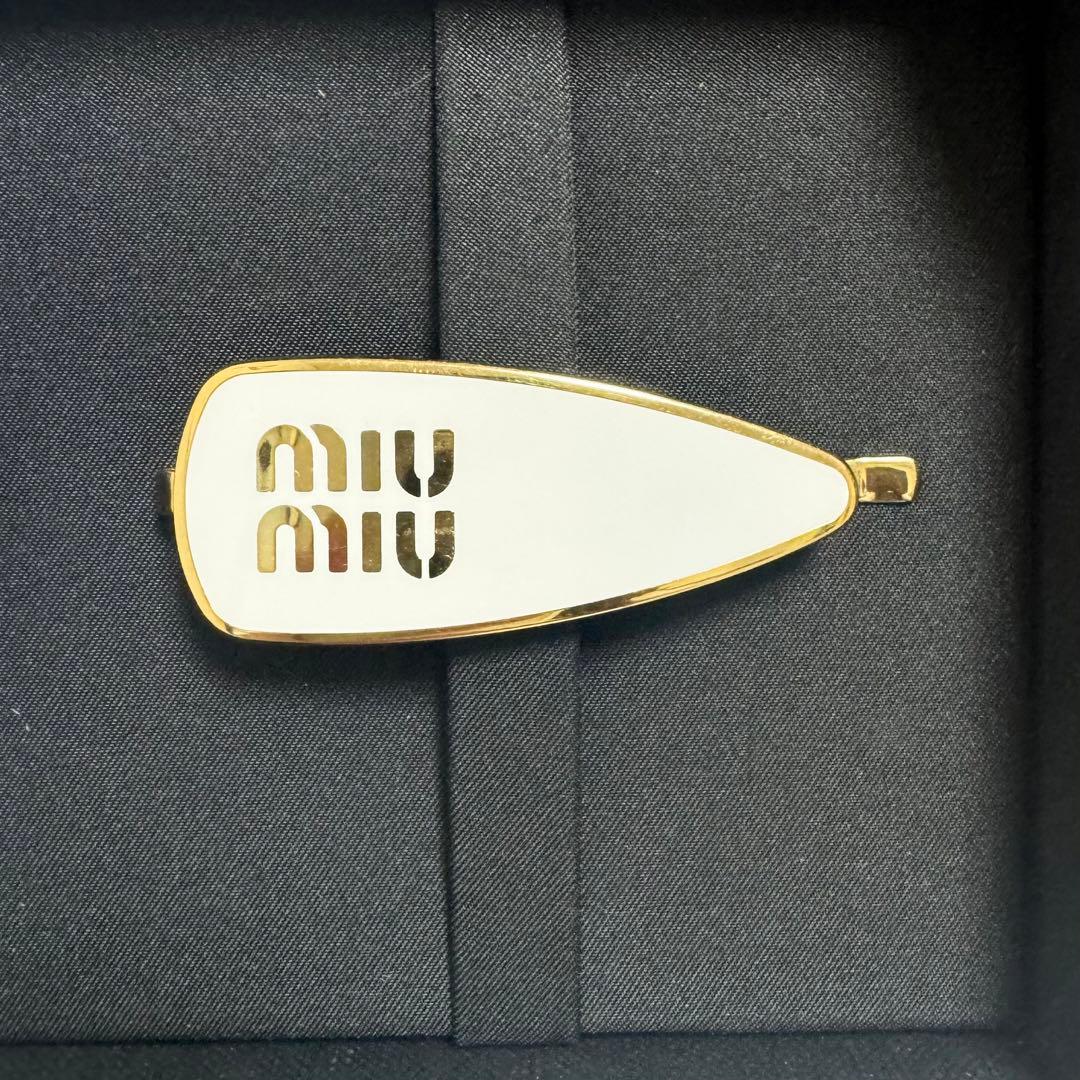 MIU MIU エナメルメタル ヘアクリップ ヘアピン
