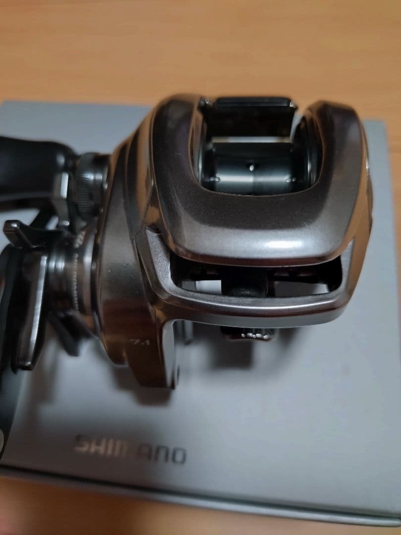 シマノ 18バンタムMGL HG 右巻き 交換用ノーマルギア付き