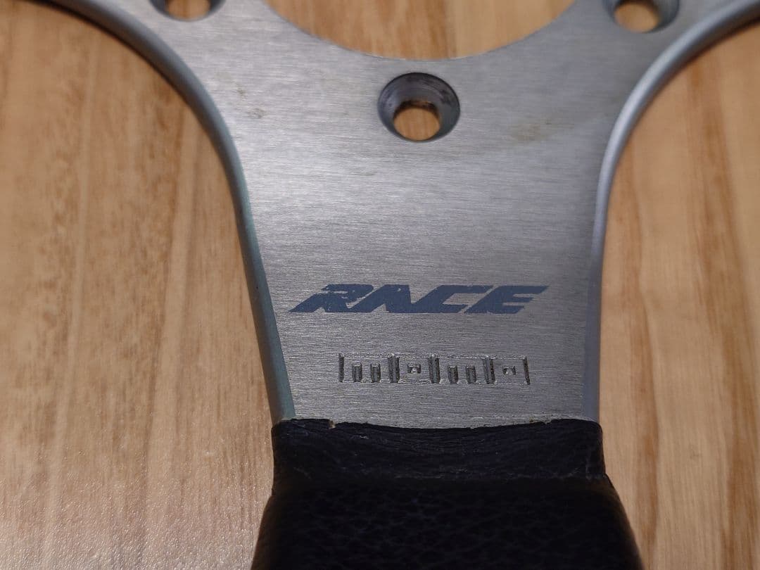 専用出品MOMO Race 32cm ステアリングとリング、ホーンボタン