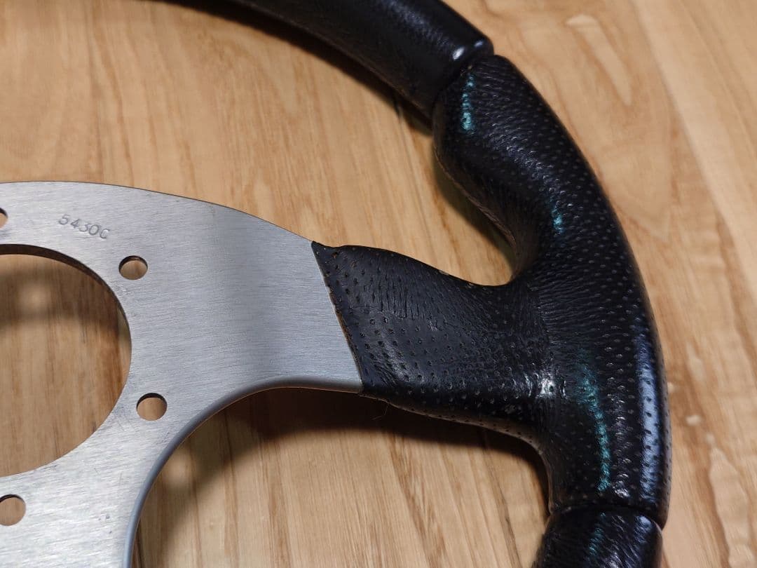 専用出品MOMO Race 32cm ステアリングとリング、ホーンボタン