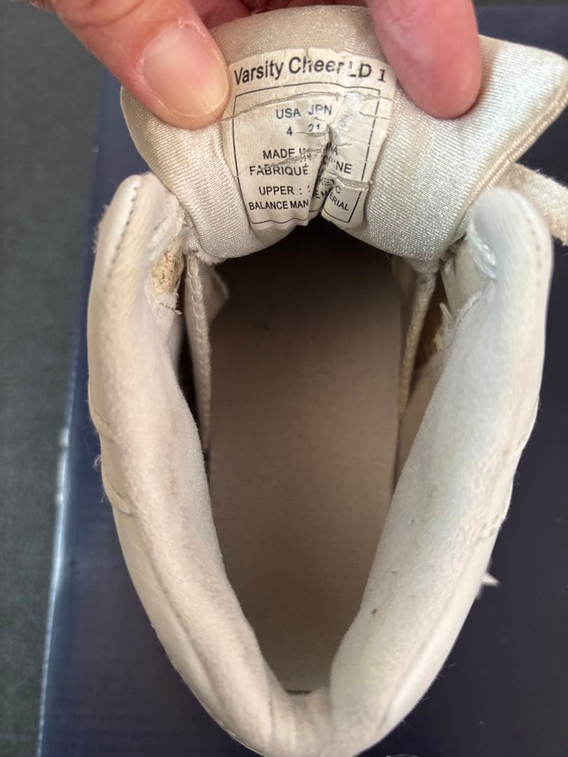 チアシューズ　varsity 21.0cm