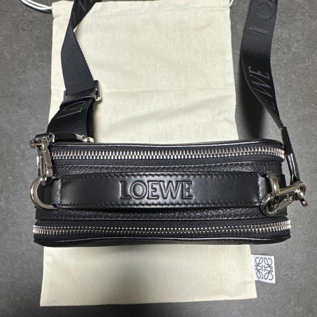 LOEWE ブラック ショルダーバッグ