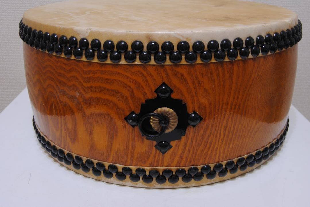 平太鼓 平胴太鼓 和太鼓 太鼓 1.4尺 鋲打 くりぬき胴 民謡 祭事 だんじり