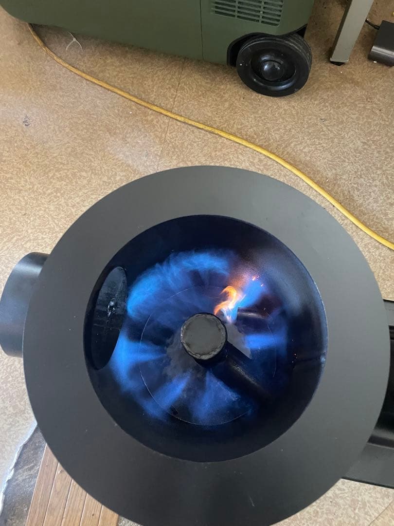 廃油ストーブ 耐熱塗装 高品質 - メルカリ