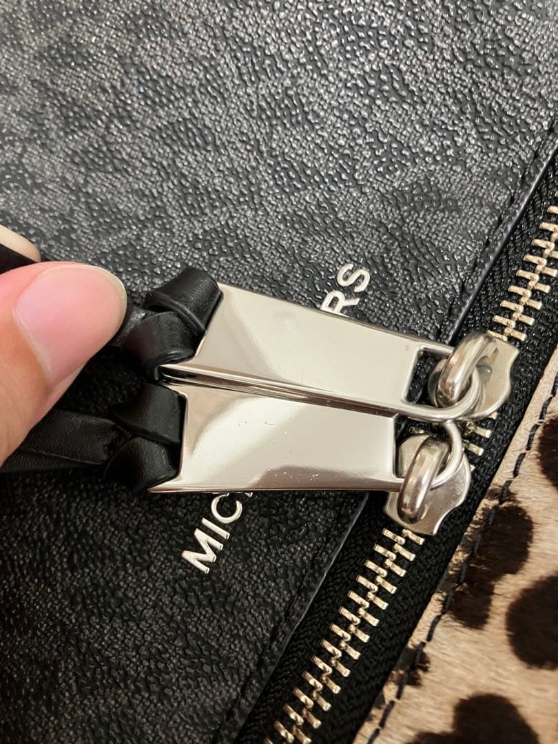 マイケルコース　バックパック　ミディアム　MKシグネチャー　レオパード