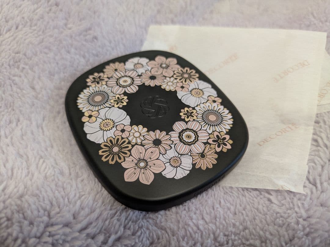 新品　コスメデコルテ　クリスマスコフレ　スキン シャドウ デザイニング パレット