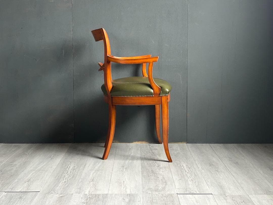 ヨーロピアン クラシック アームチェア リベット打ち イタリア ロココ