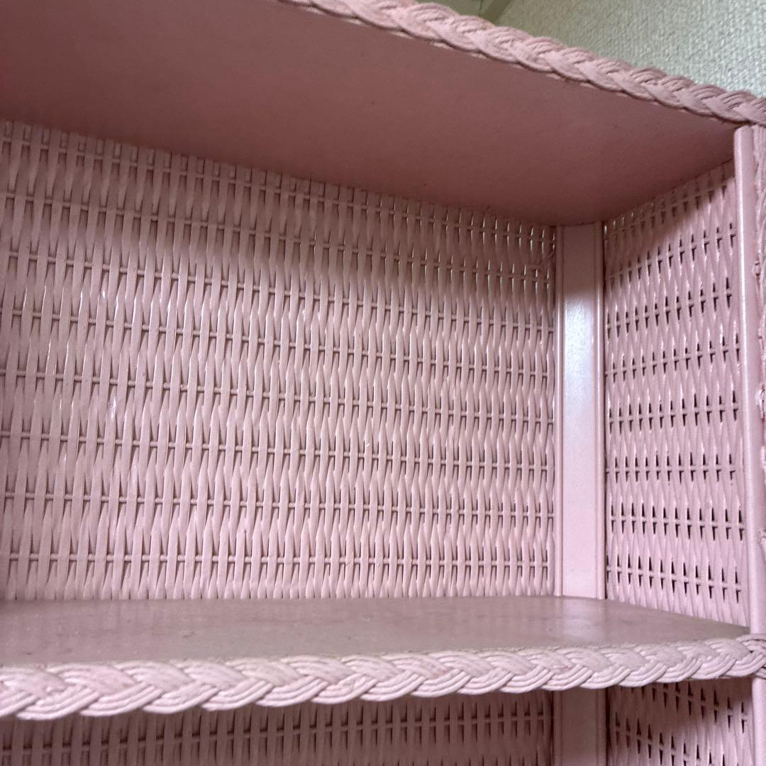 アメリカ　ビンテージ　パウダーピンク　ウィッカーシェルフ