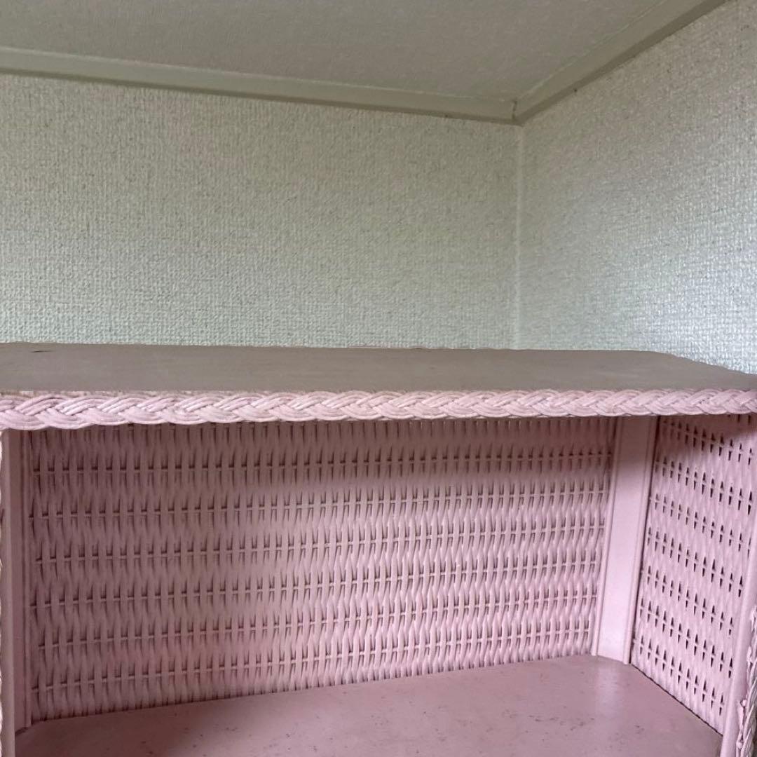 アメリカ　ビンテージ　パウダーピンク　ウィッカーシェルフ