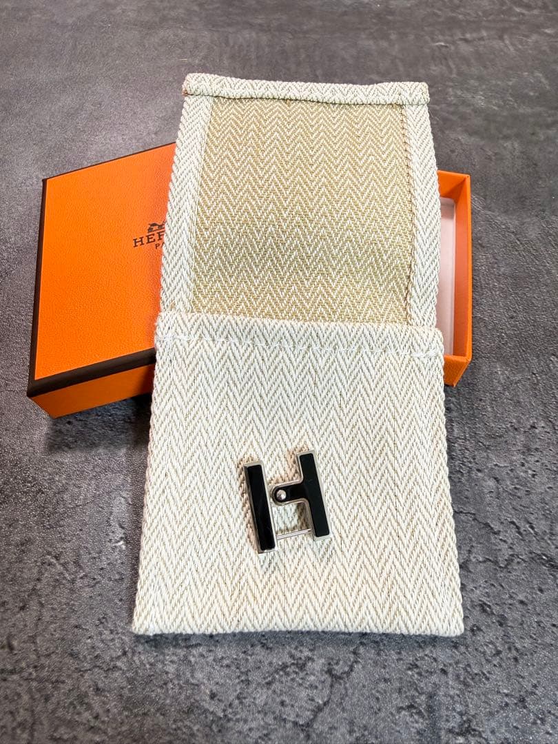 HERMES ハウンドトゥース ピアス(片耳用)