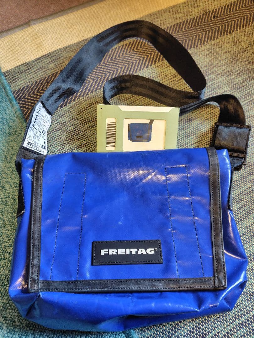 FREITAGフライターグF11LASSIE ラッシーブルー単色ID付