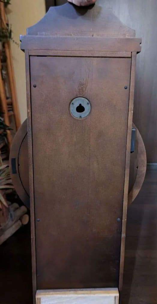 掛時計 装飾的彫刻付き（Small　World）昭和　レトロ