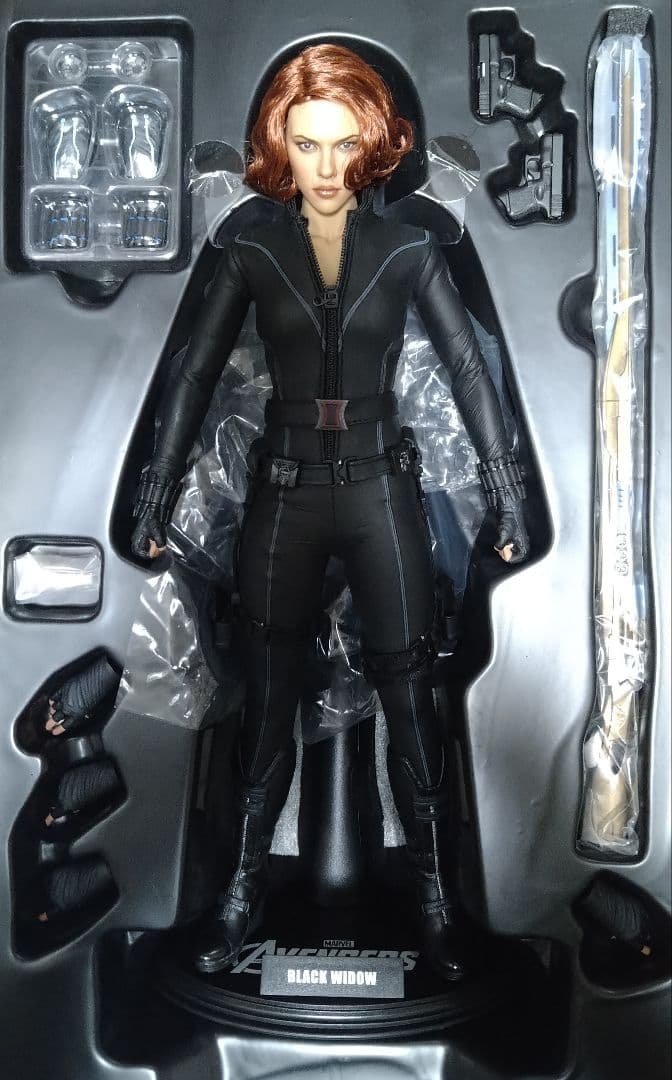 【開封品】hottoys ブラックウィドウ アベンジャーズ　ホットトイズ
