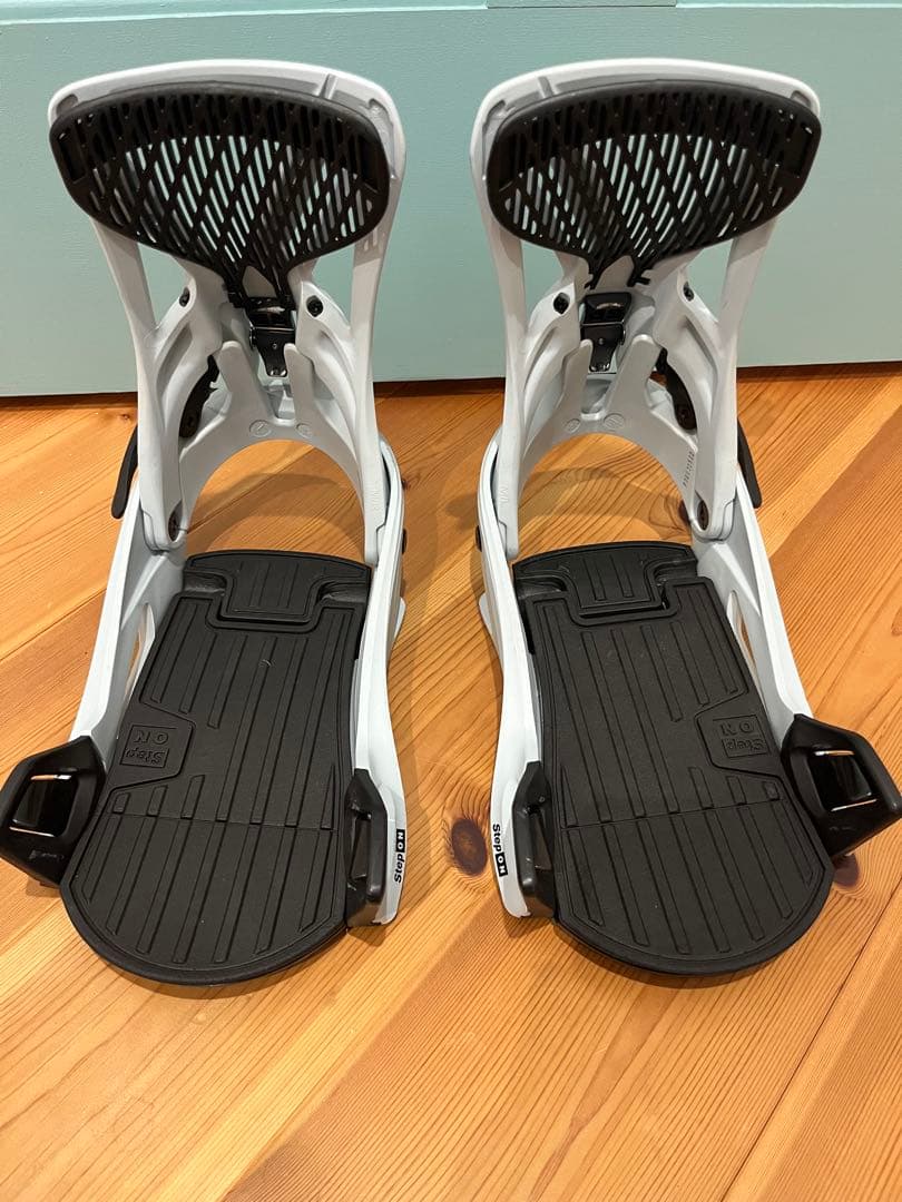 J*n様 美品　BURTON STEP ON GENESIS Mサイズ ステップ