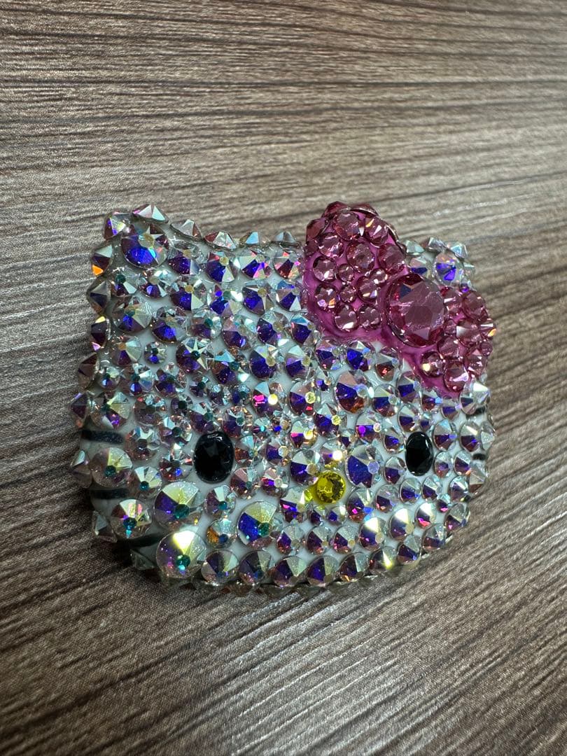 トロ‼️Bling Me! ハローキティ スワロフスキー　ブローチ