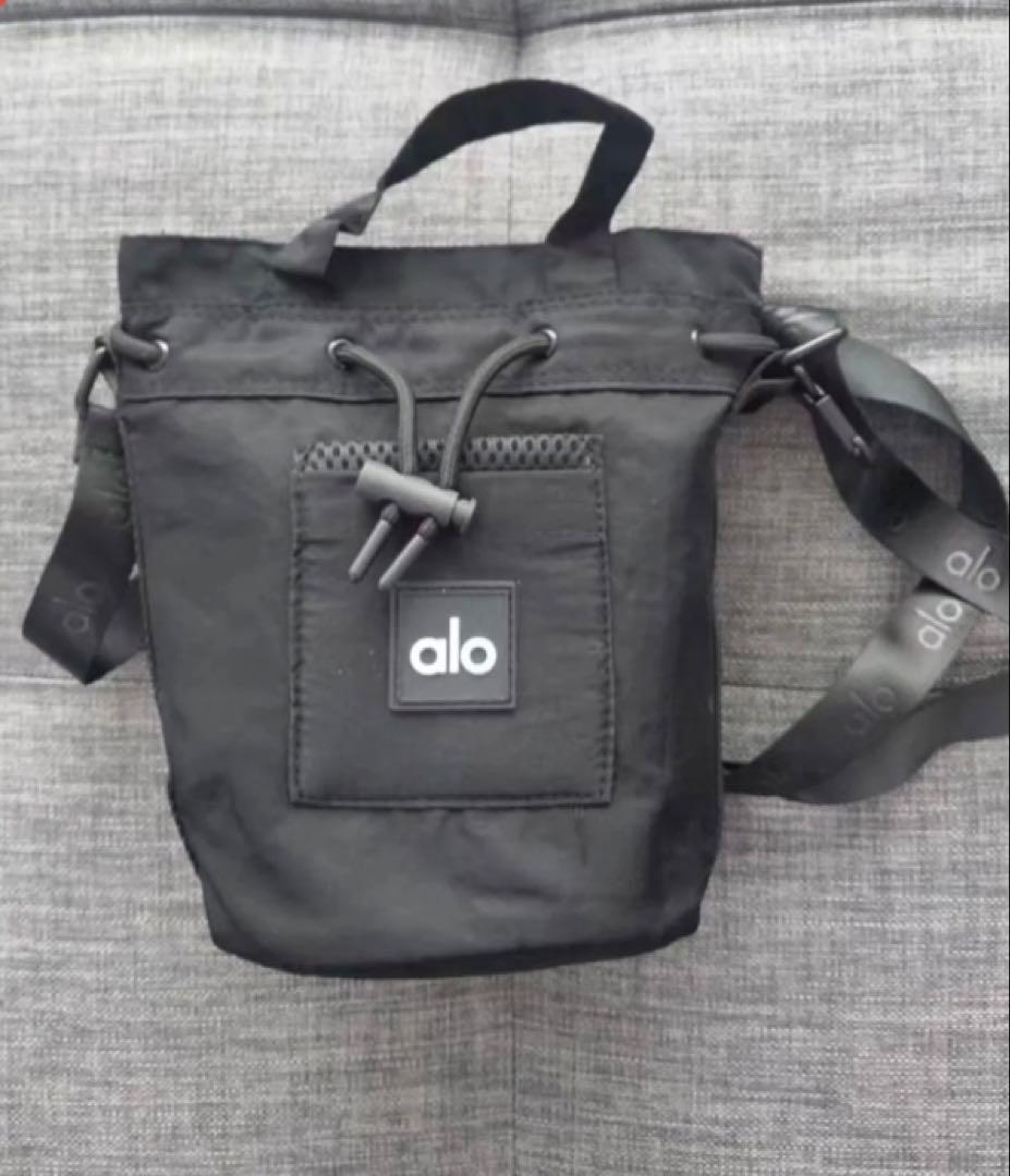 バッグ ALO yoga cross body bucket bag