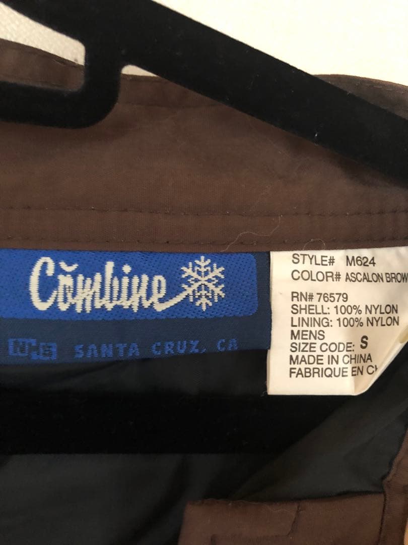 フォロー割引500円いたします！スノボウェア　上下セット