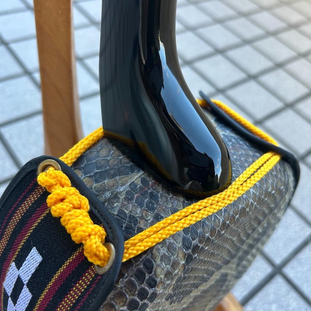 沖縄 三線 カミゲン カモの口 ユナー 黒木 本皮一枚張り 伝統工芸士