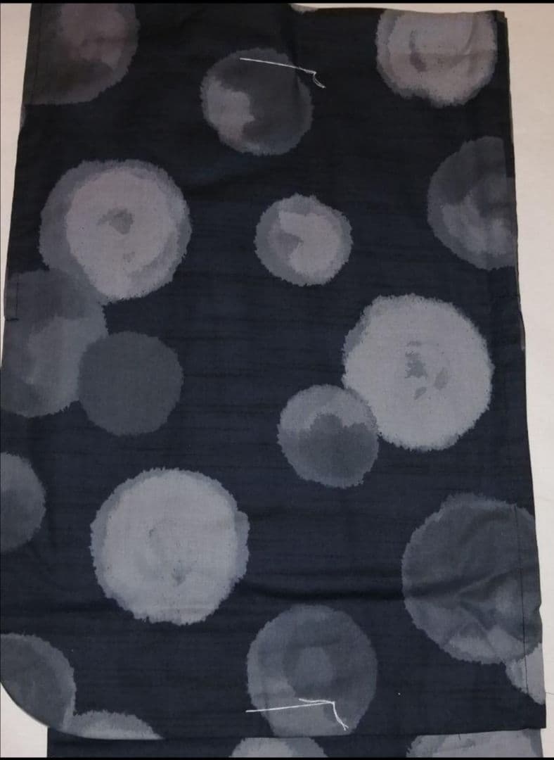 ☆新品.未使用品☆墨黒に大きな灰色ドット柄☆水玉・大人の浴衣