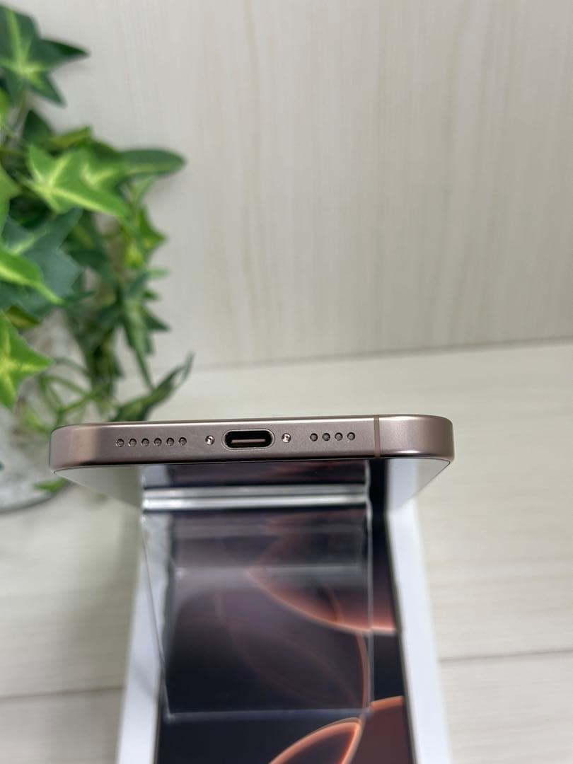 100％・充電3回✨iPhone 16 Pro Max 256GB ✨