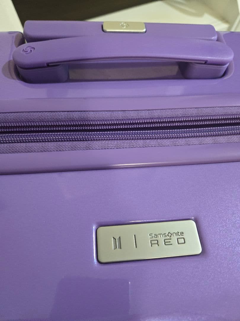 【完売品】BTS　コラボSamsonite RED キャリーケース