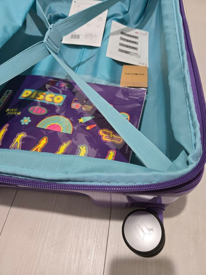 【完売品】BTS　コラボSamsonite RED キャリーケース