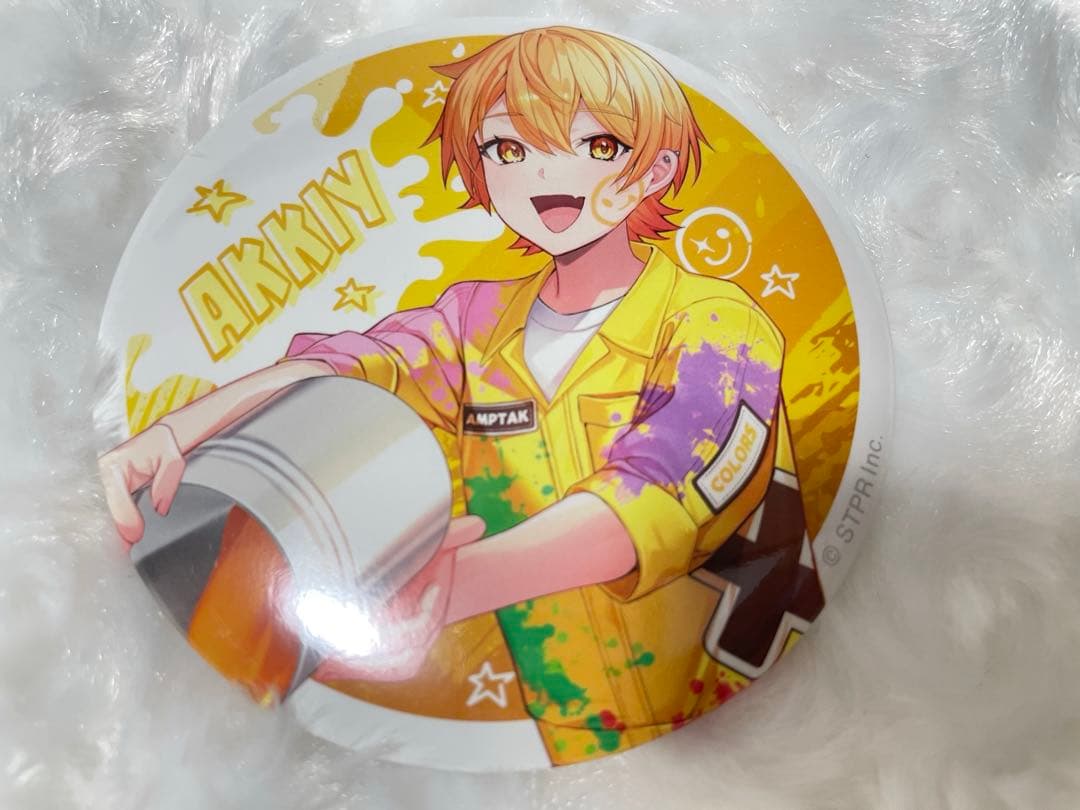 AMPTAKxCOLORS アンプタックカラーズ BIG缶バッジ あっきぃ - メルカリ