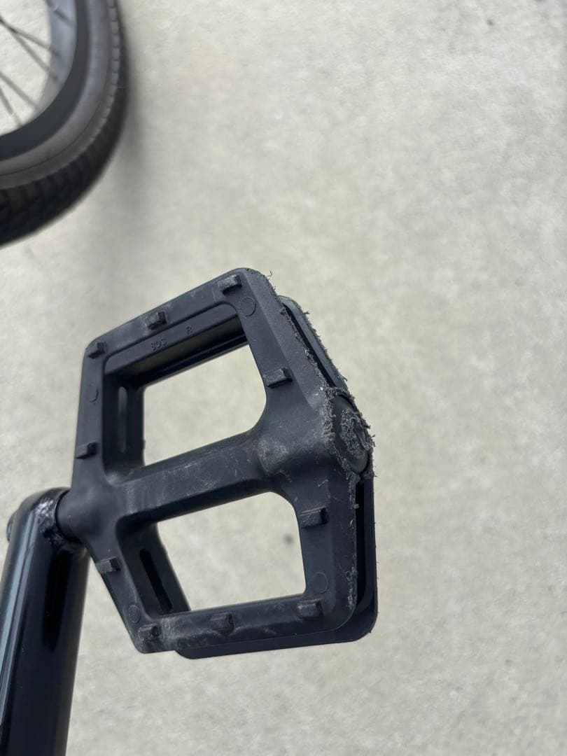 hikari様専用※引き取り限定！BMX ダーカスワンRAW - メルカリ