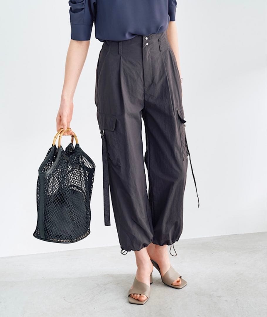 ストラ新品紙タグ付き⭐️洗える❗️泉里香着サテンカーゴパンツ2wayパンツ