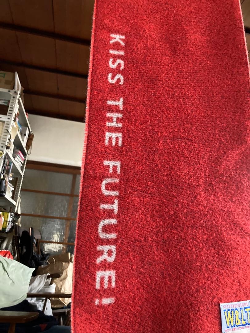 90's W.&L.T. マフラー KISS THE FUTURE! - メルカリ