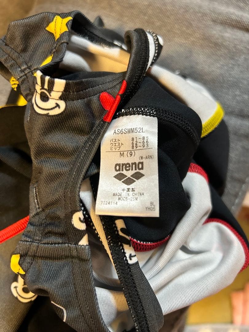 arena ミッキーマウス柄 スポーツ用水着 M