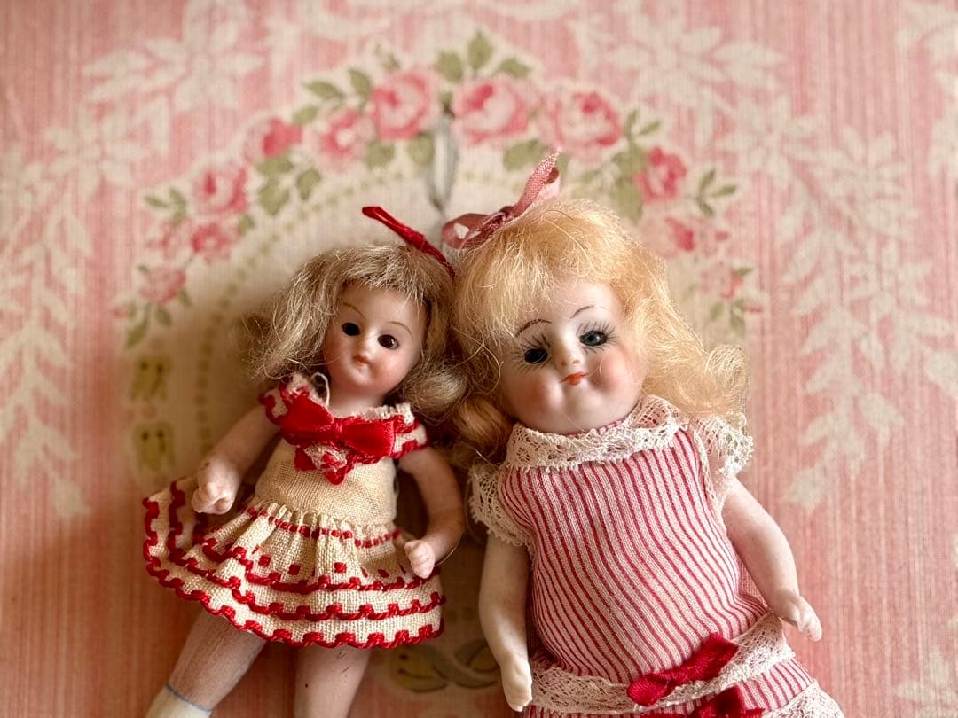 アンティーク　ミニョネット　ドール　＊赤いリボンの女の子＊