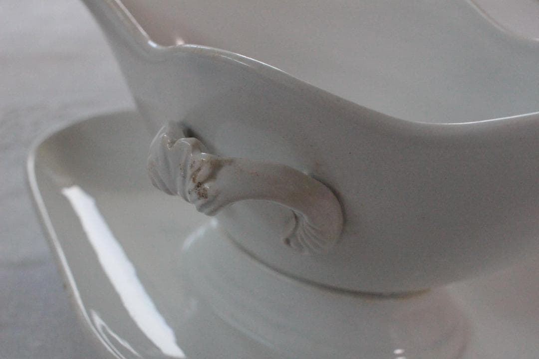 Saint-Amand【サンタマン】白のソーシエール/フランスアンティーク