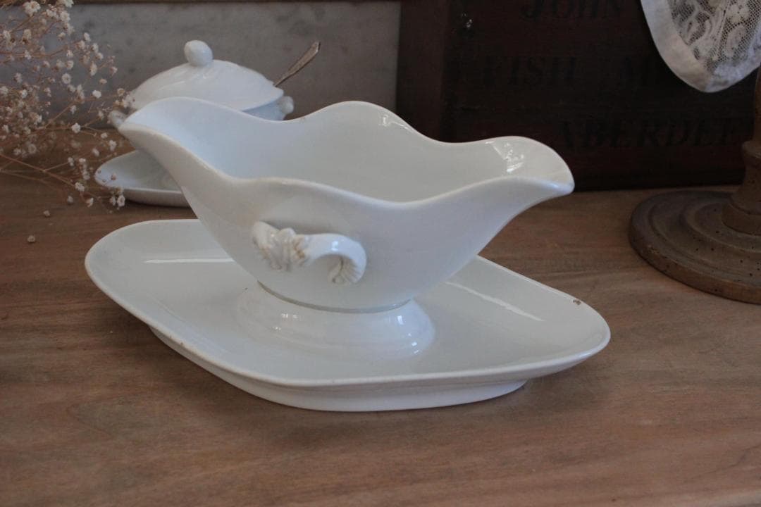 Saint-Amand【サンタマン】白のソーシエール/フランスアンティーク