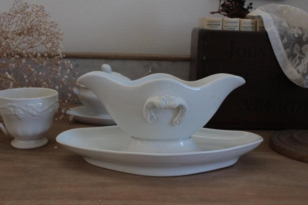 Saint-Amand【サンタマン】白のソーシエール/フランスアンティーク