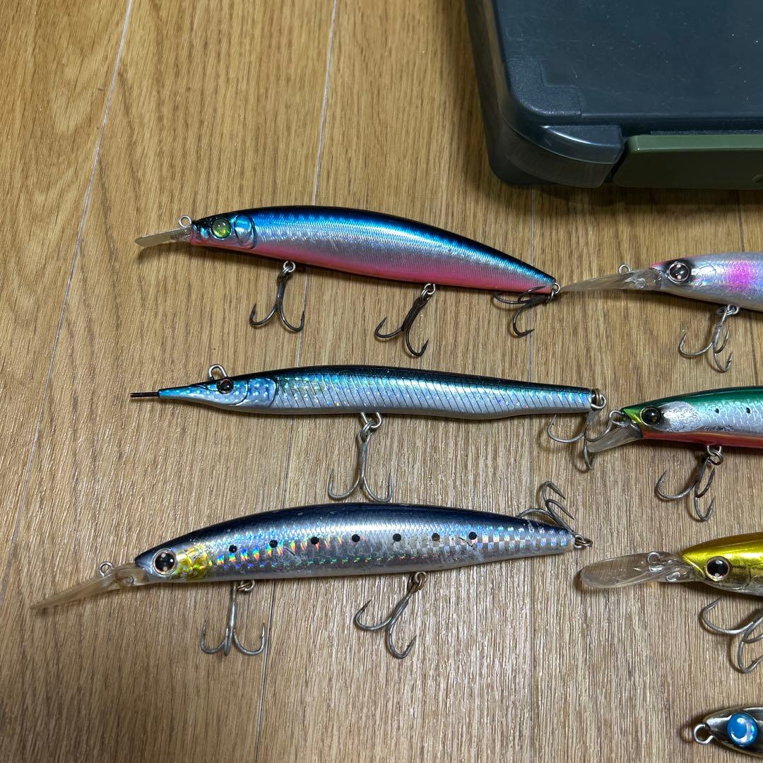 有名メーカー青物シーバス用ミノー・プラグ 12個セット ケース付き