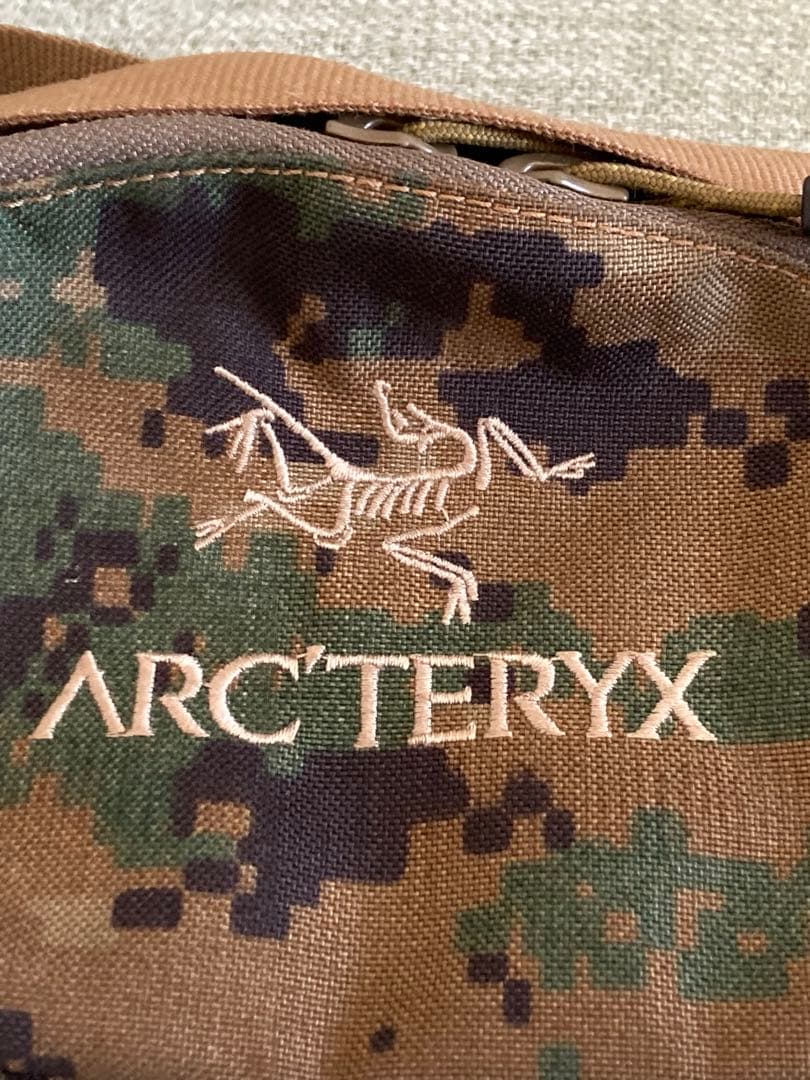カナダ製ARC'TERYX LEAF Funny Pack