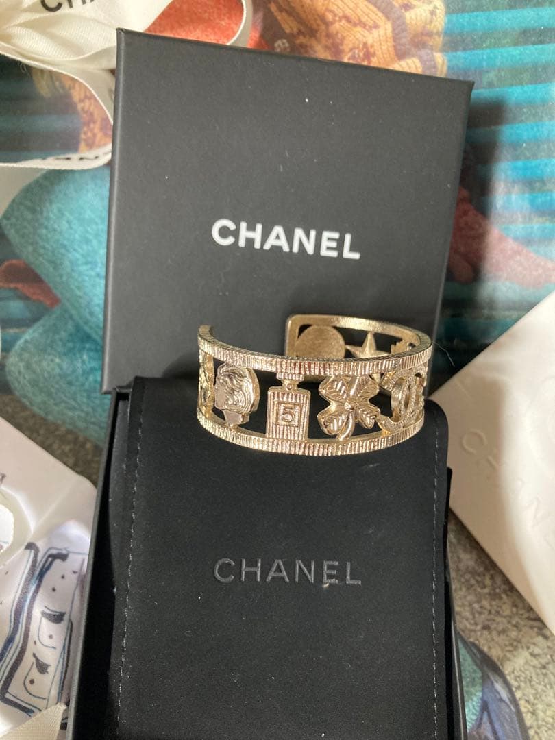 超美品☆希少☆かっこいい☆CHANEL☆バングル☆ブレスレット☆シンボル☆