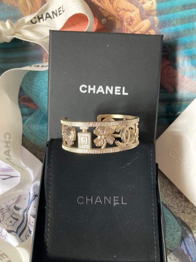 超美品☆希少☆かっこいい☆CHANEL☆バングル☆ブレスレット☆シンボル☆