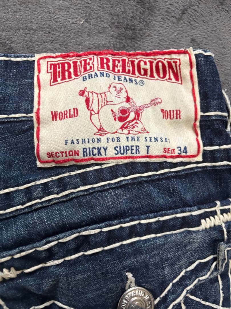 True Religion ダメージ加工ストレートジーンズ