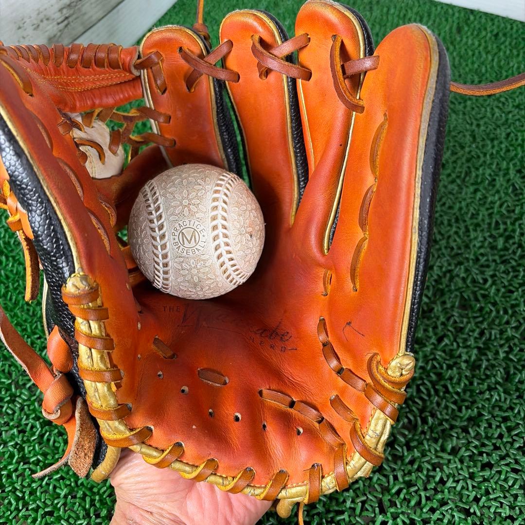 ウイルソン ワナビーヒーロー 限定モデル 一般用大人　内野　軟式グローブ