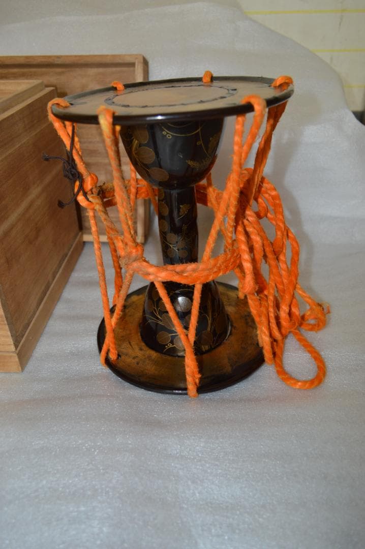 小鼓　胴内手彫　かんな目が美しい