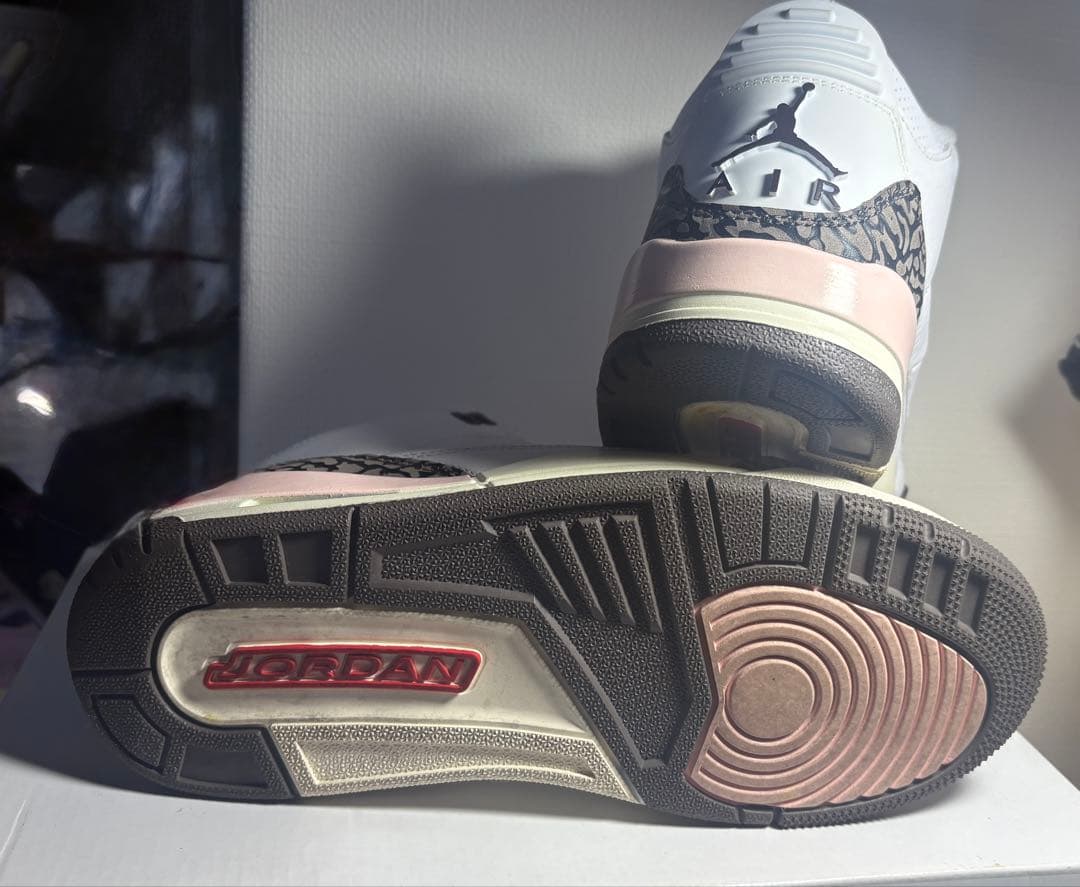 【値引きした金額↓】Air Jordan 3 ホワイト/ピンク