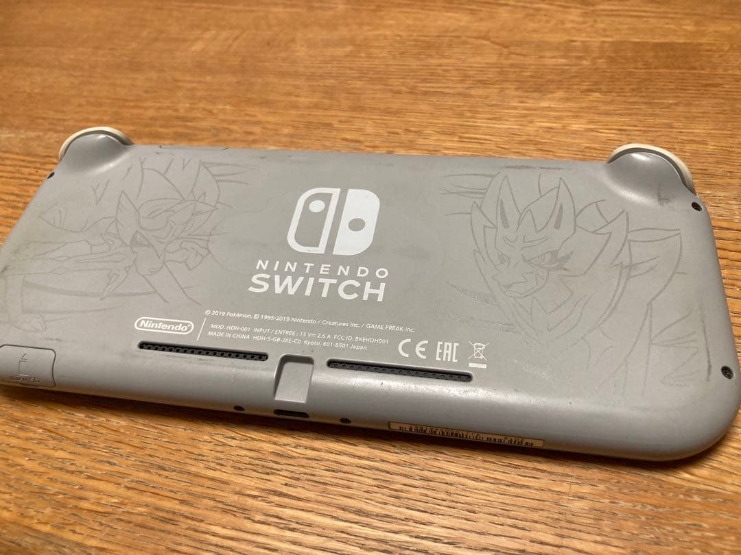 Switch Lite 剣盾仕様　スイッチライト　本体割れあり