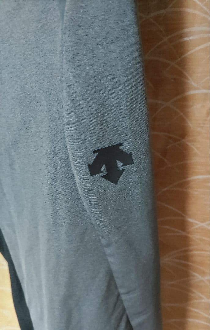 極美良品 ほぼ新古品 オガサカ デサント トレーニングジャージ上下