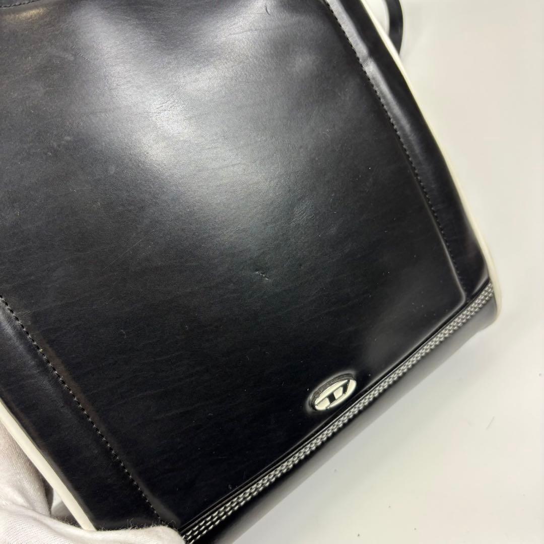 DIESEL ディーゼル メタルDロゴ ムーンバックパック リュック 黒 レザー