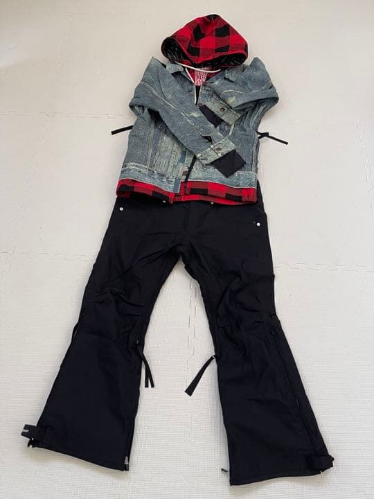 定価7万円　スキースノボーウェア　レディース　アトマイズ